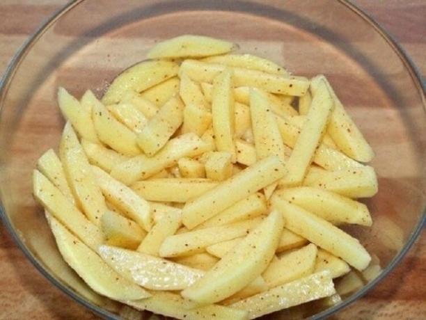 Pommes frites uden fedt dråber, der kan sikkert forberedt til børn i det mindste hver dag