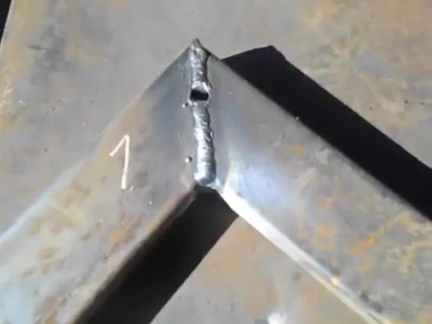 Drejede metal brænde igennem ved svejsning som vil zaplavlyat