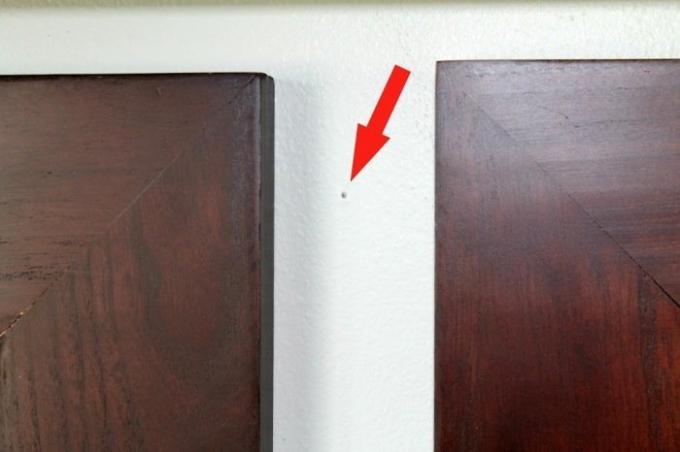 3 simpel metode hvordan at skjule skruerne fra huller i væggen