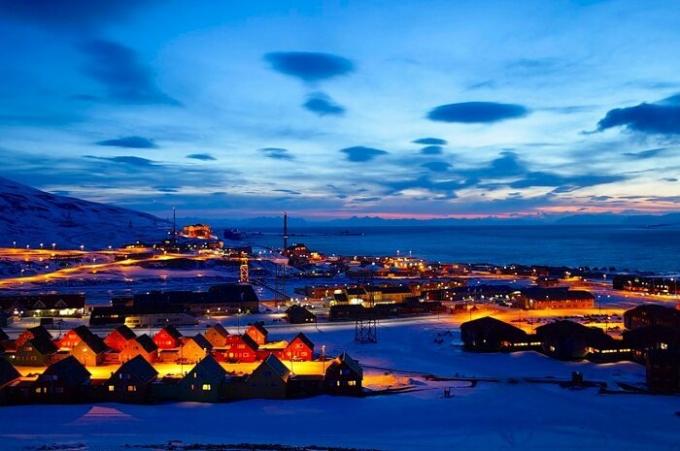 Longyearbyen - den nordligste by i verden (Norge).