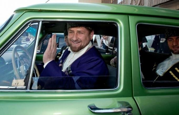 Fleet Ramzan Kadyrov: hvad biler er i indsamlingen af ​​Tjetjeniens præsident