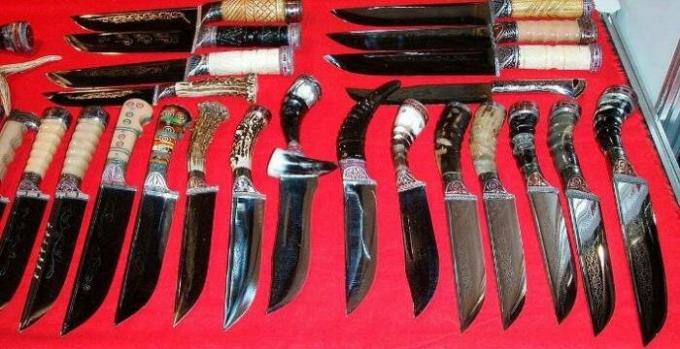 Hvad er "usbekiske kniv", og hvorfor enhver værtinde ville huske at få dig selv et køkken på