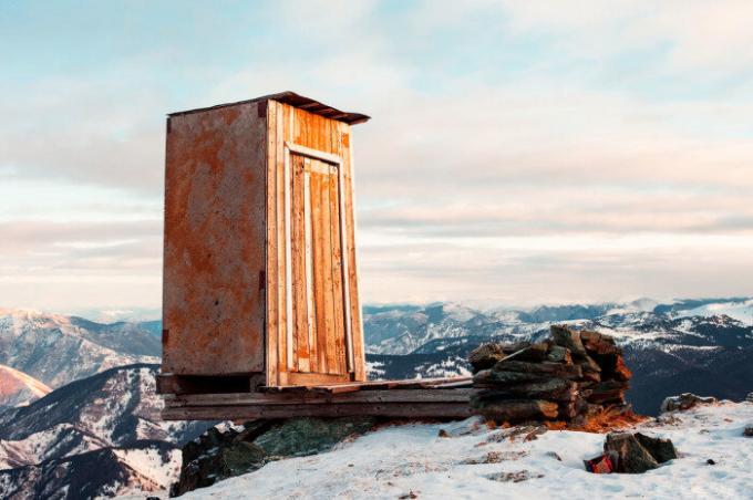 Toilet i et fjernt hjørne af Rusland. / Foto: factinate.co