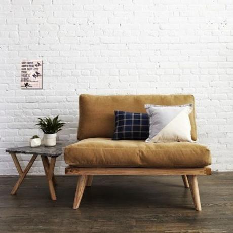 Hvordan man vælger en sofa i den lille stue: 5 smarte ideer