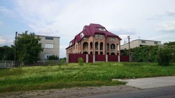 Den rigeste landsby i Ukraine, hvor der ikke er en-etagers bygning