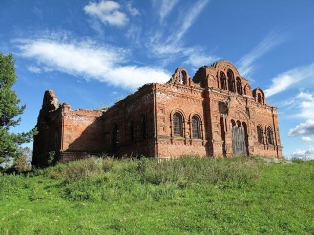 Forladt palæ i Smolensk-regionen. | Foto: deni-spiri.livejournal.com.