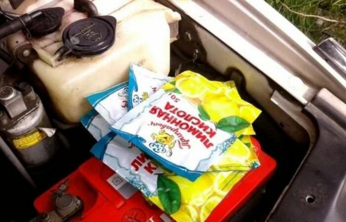 Hvad oplevede bilister tilsættes citronsyre i en vaskemaskine beholder