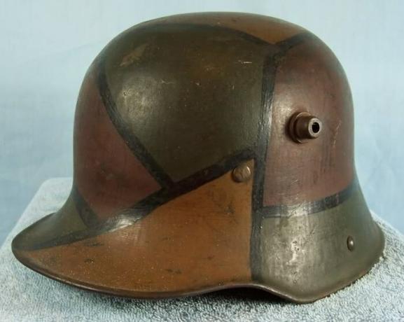M16 hjelm i camouflage bemaling under Første Verdenskrig.