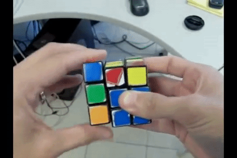 Sådan samles Rubiks terning via to bevægelser