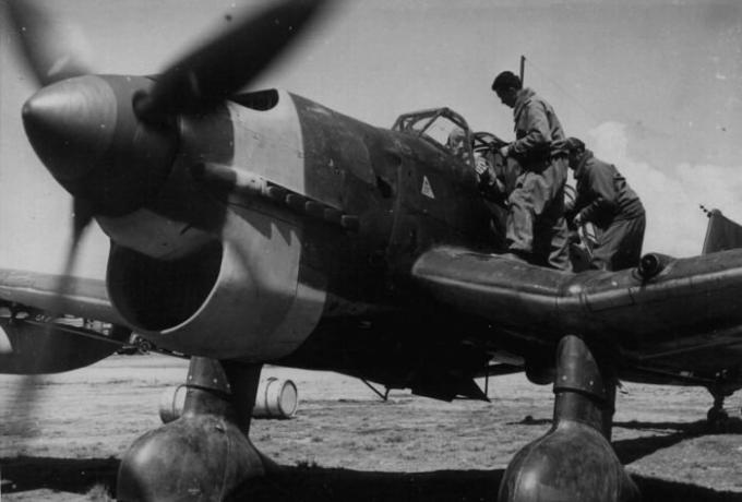 "Stak" på himlen, hvorfor Junkers Ju 87 er ikke optrækkeligt understel under flyvningen og den frygtelige brøl før bomben dump