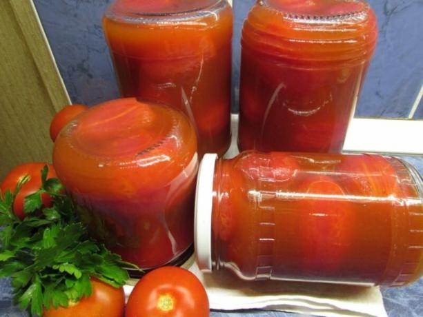 Gode ​​tomater i tomatpuré, lave mad, der kan enhver værtinde. Illustration til en artikel bruges til en standard licens © ofazende.ru