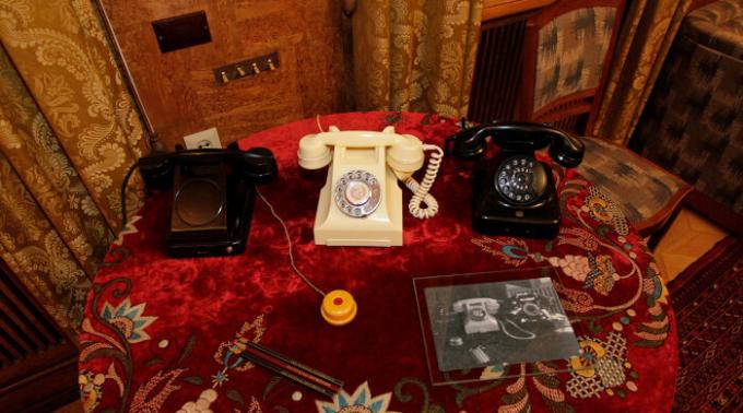 Telefoner, der blev foret med alle haven leder (dacha i Kuntsevo). | Foto: gazeta.ru.
