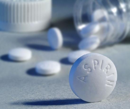 Aspirin klarer kalkaflejringer i kedlen med et brag!