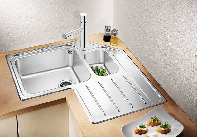 Hjørnehåndvaske til køkkenet i rustfrit stål (42 fotos): DIY videoinstruktioner til installation, funktioner i rustfri stålvaske, pris, foto