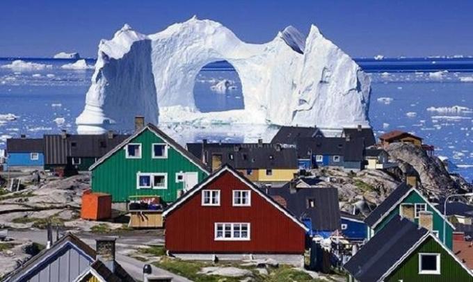 By Longyearbyen er verdensberømt for usædvanlige farvede huse.