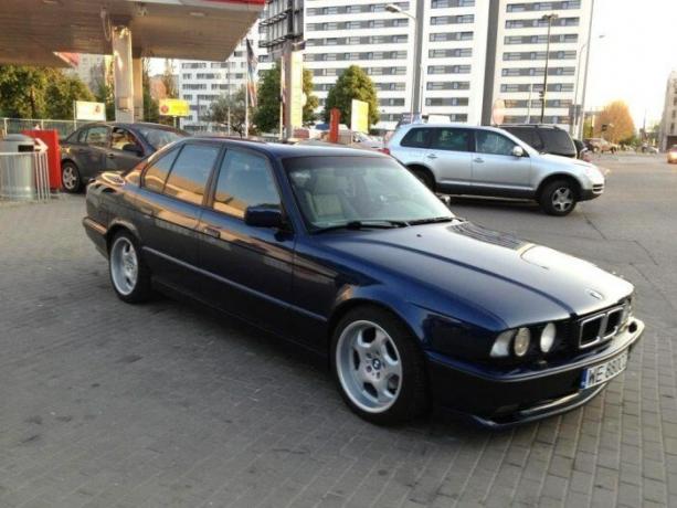 BMW 5-serie betragtes som den "standard" bil for gangstere i 90