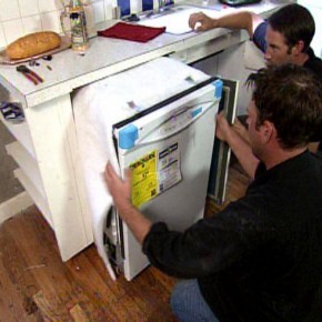 hvor man kan placere opvaskemaskinen i et lille køkken