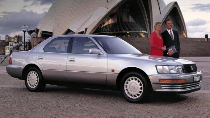 Med købet af Lexus LS føreren ikke behøver at bruge en masse penge for et "navn". | Foto: resources.carsguide.com.au. 