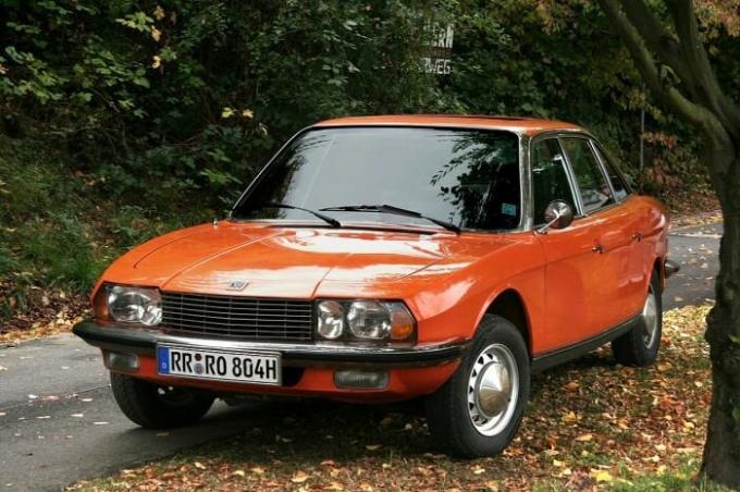 Tysk sedan NSU Ro 80 med en Drejestempelmotor.