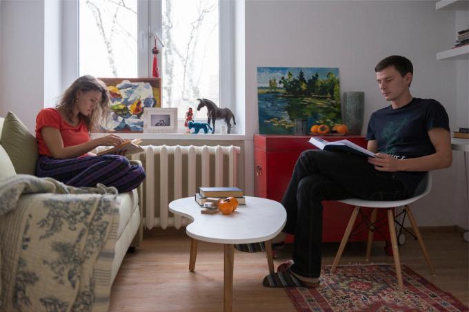 Det indre af ugen: 31 m² soveværelse Hruschev tidsperiode for et ungt par